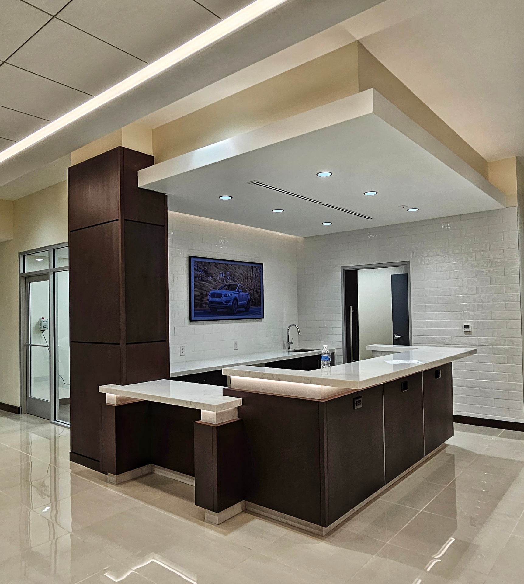 Executive Lounge Bar & Cabinetry